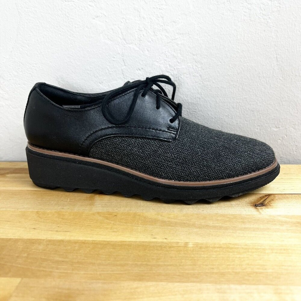 Black Women's Lace-Up Shoes